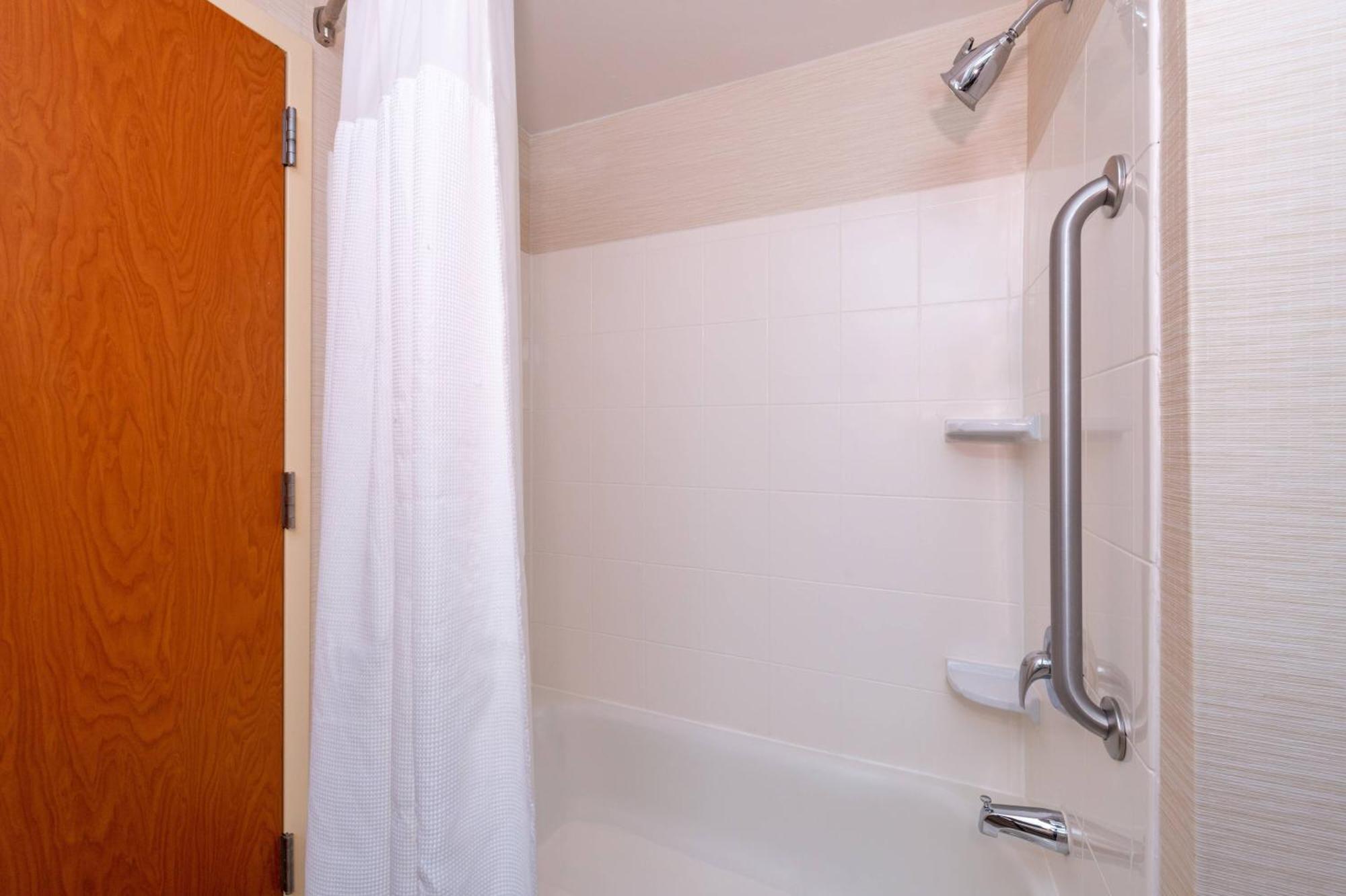 Fairfield Inn & Suites Greensboro Wendover Kültér fotó